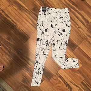 Woman’s DSG leggings, size 78 new with tags